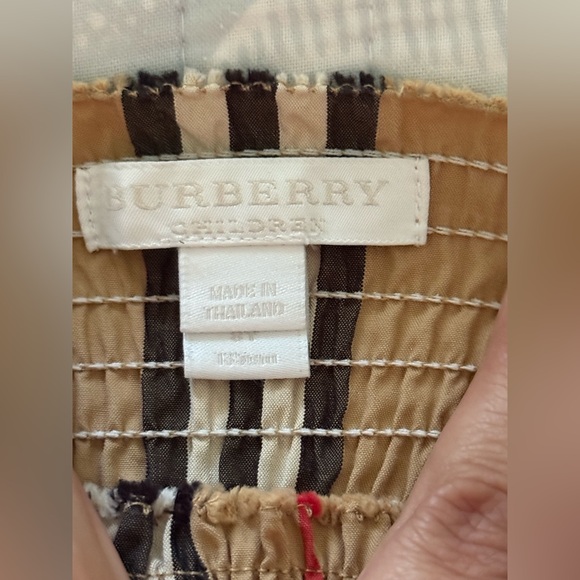Burberry girls dress - Picture 3 of 3